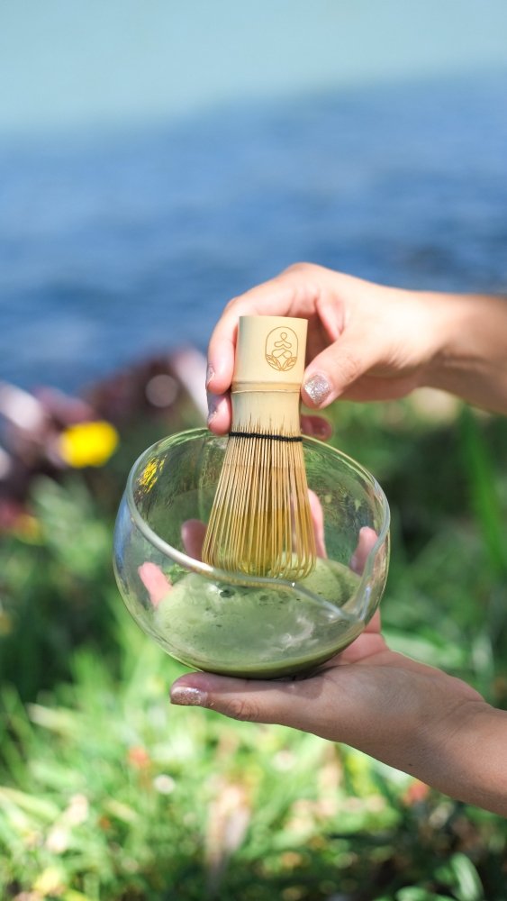 Glass matcha bowl spout detail - easy pouring